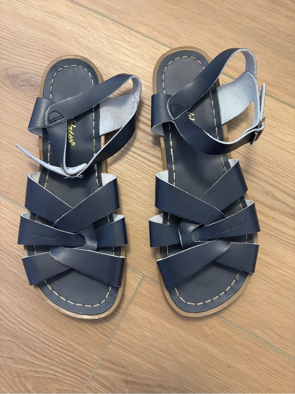 Saltwater Hoy navy sandals